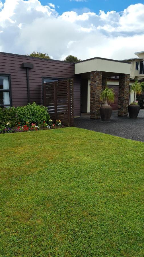 Heta Road B&B New Plymouth Exteriör bild