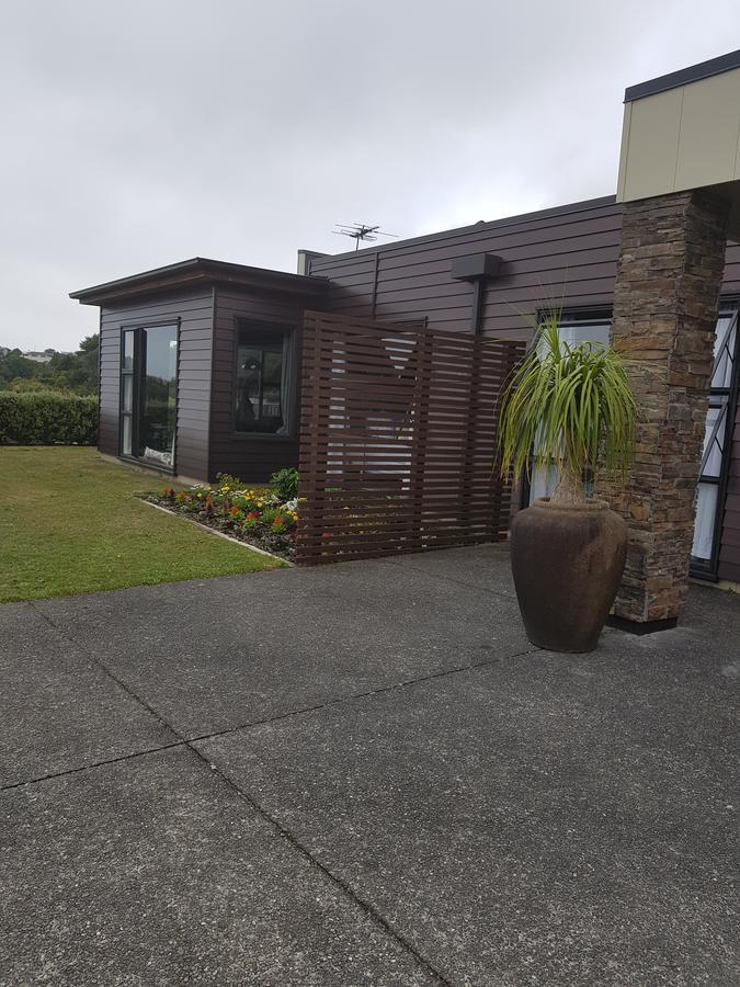 Heta Road B&B New Plymouth Exteriör bild